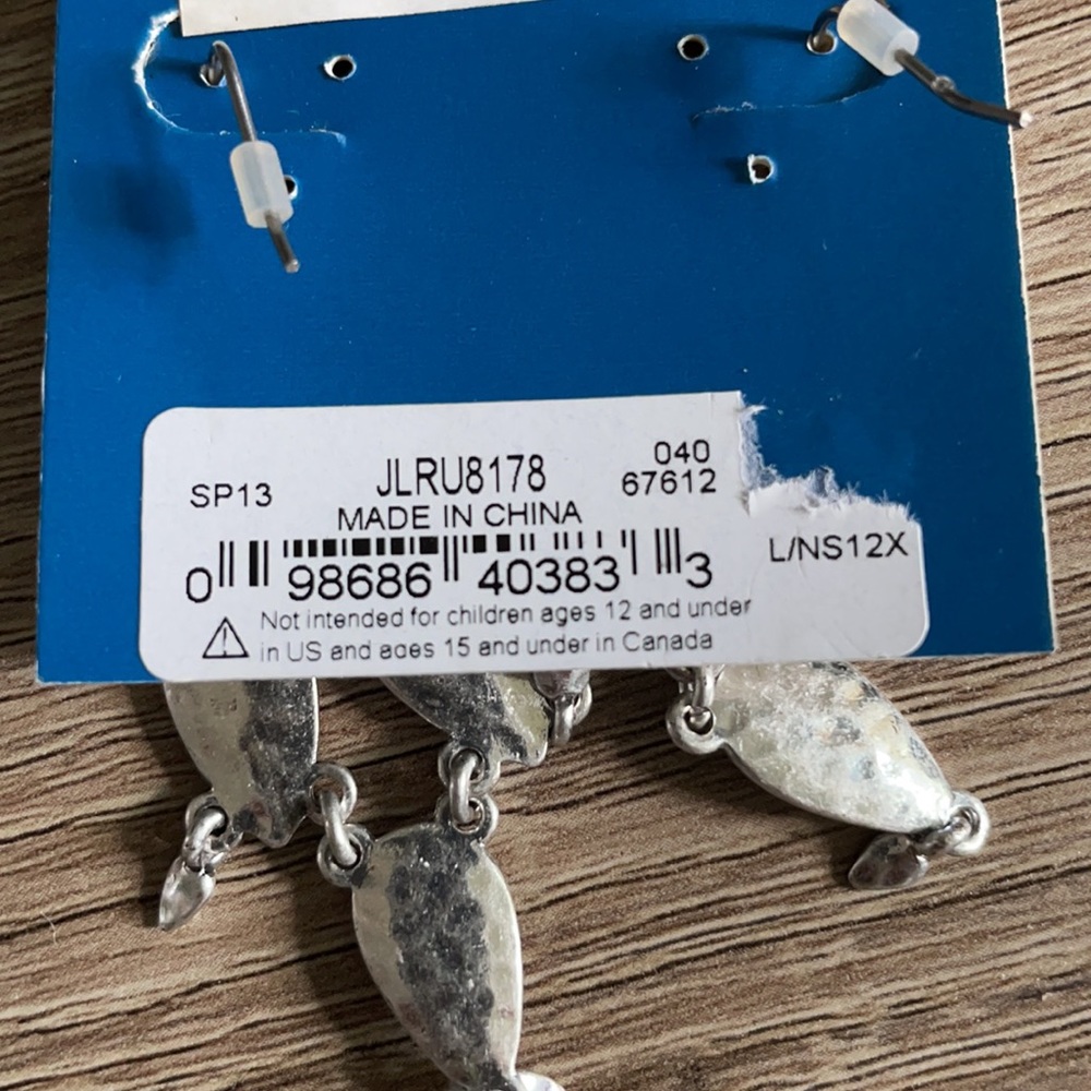 Lucky Brand dangling NEW silver tone earrings - Picture 3 of 3